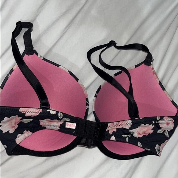 Pink bra! - Picture 2 of 2